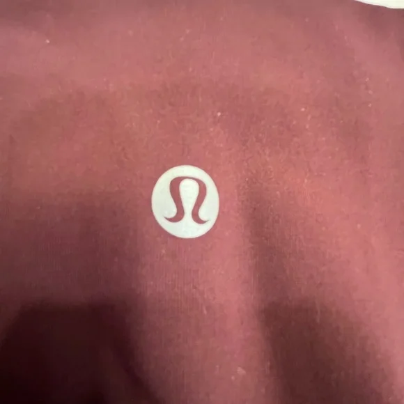 EUC Lululemon crop leggings with mesh detail - Picture 5 of 10